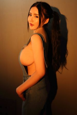 秋霞