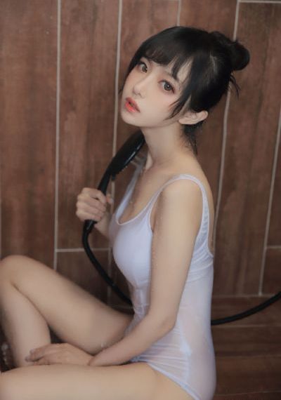 班长在课上突然打开了开关